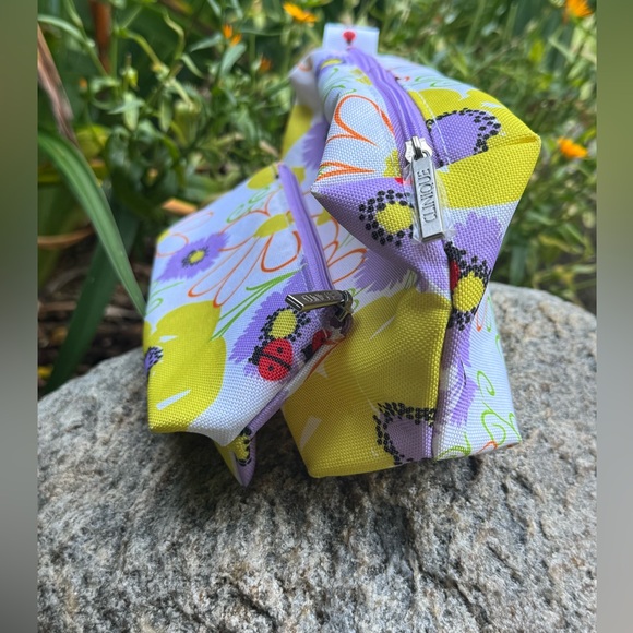 Clinique Floral Pouch Set - Yellow and Purple - Picture 7 of 7